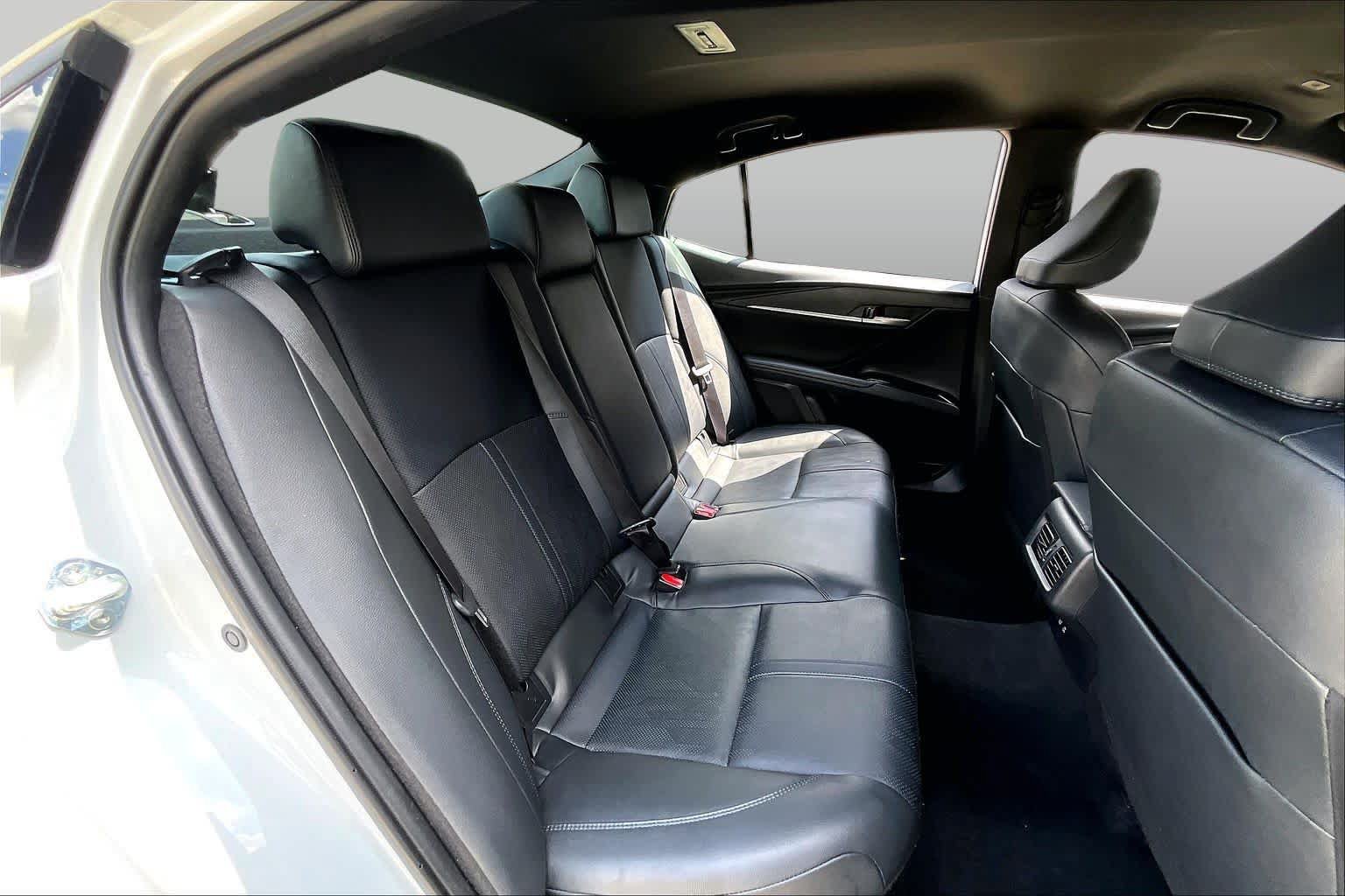 Used 2025 Toyota Camry XSE AWD/4WD image 21