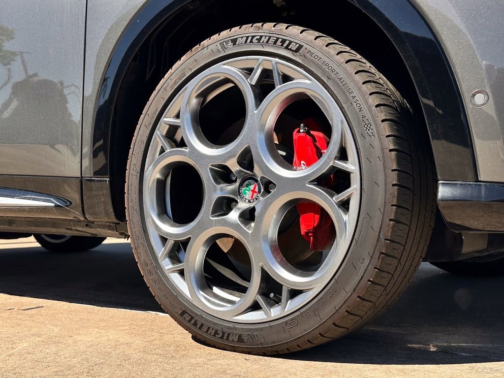 Used 2024 Alfa Romeo Tonale Ti image 2