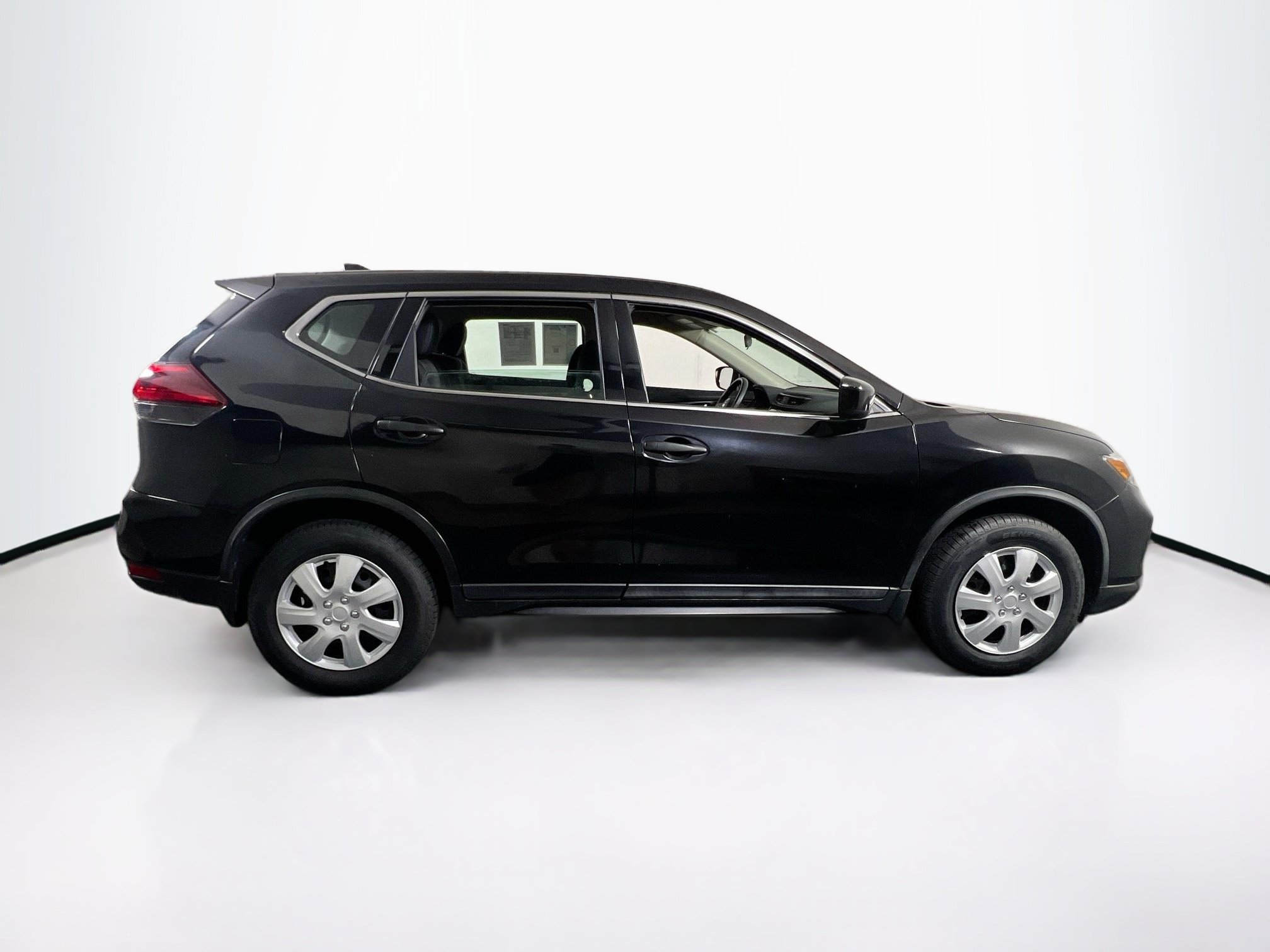 Used 2018 Nissan Rogue S AWD/4WD image 4