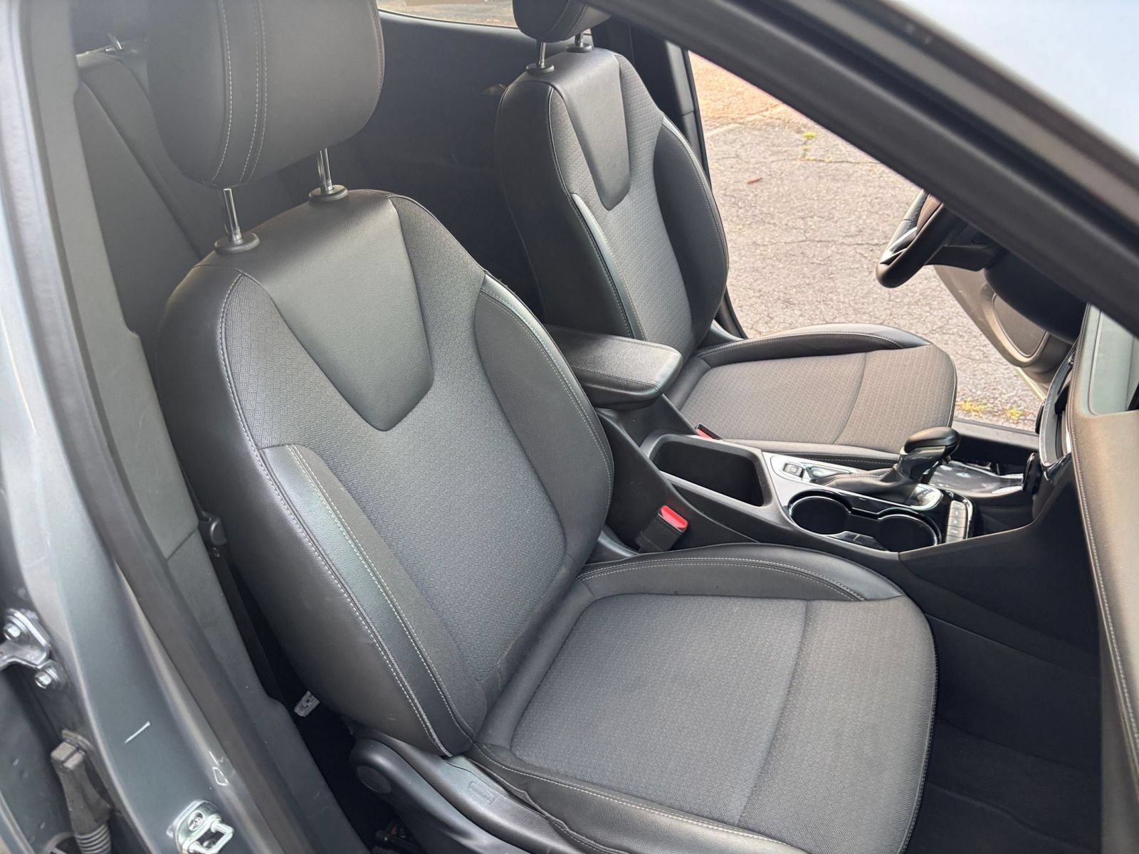 Used 2025 Buick Encore GX Preferred AWD/4WD image 35