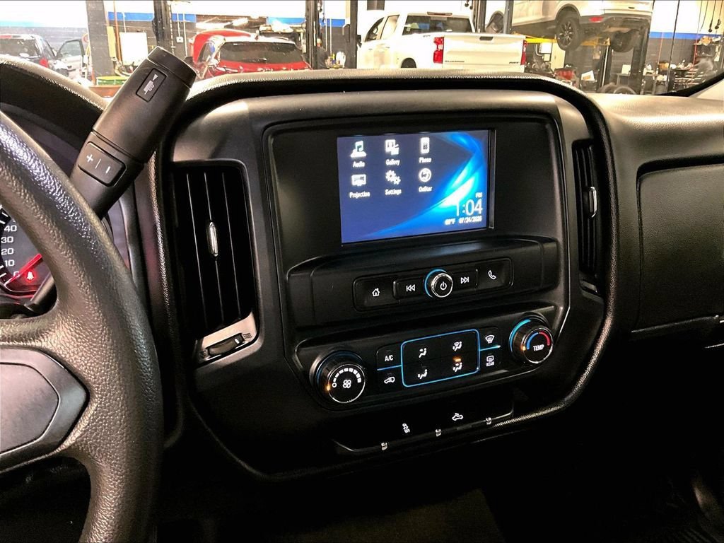 Used 2017 Chevrolet Silverado 1500 Custom w/ Custom Convenience Package AWD/4WD image 18