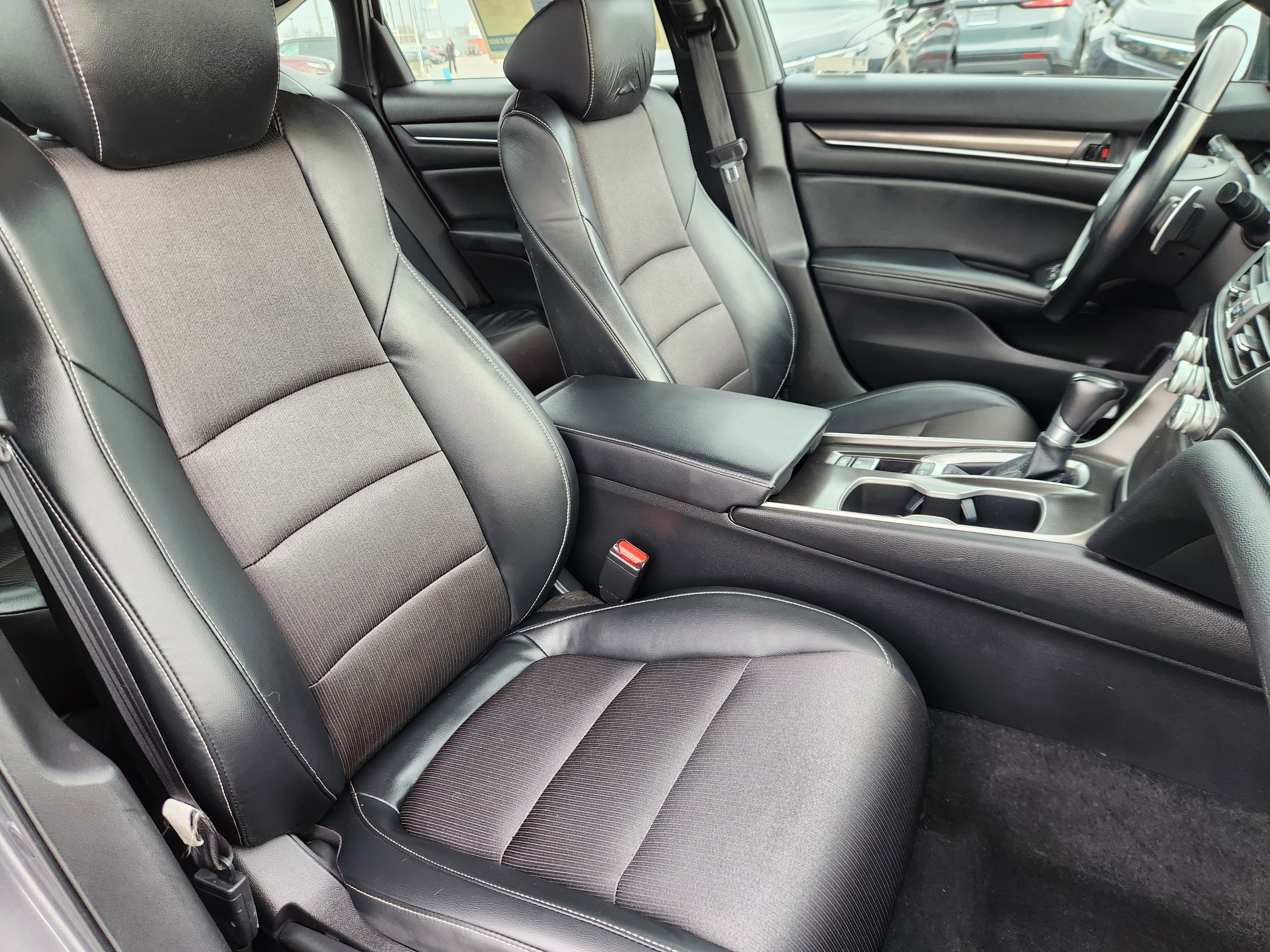 Used 2018 Honda Accord Sport image 14