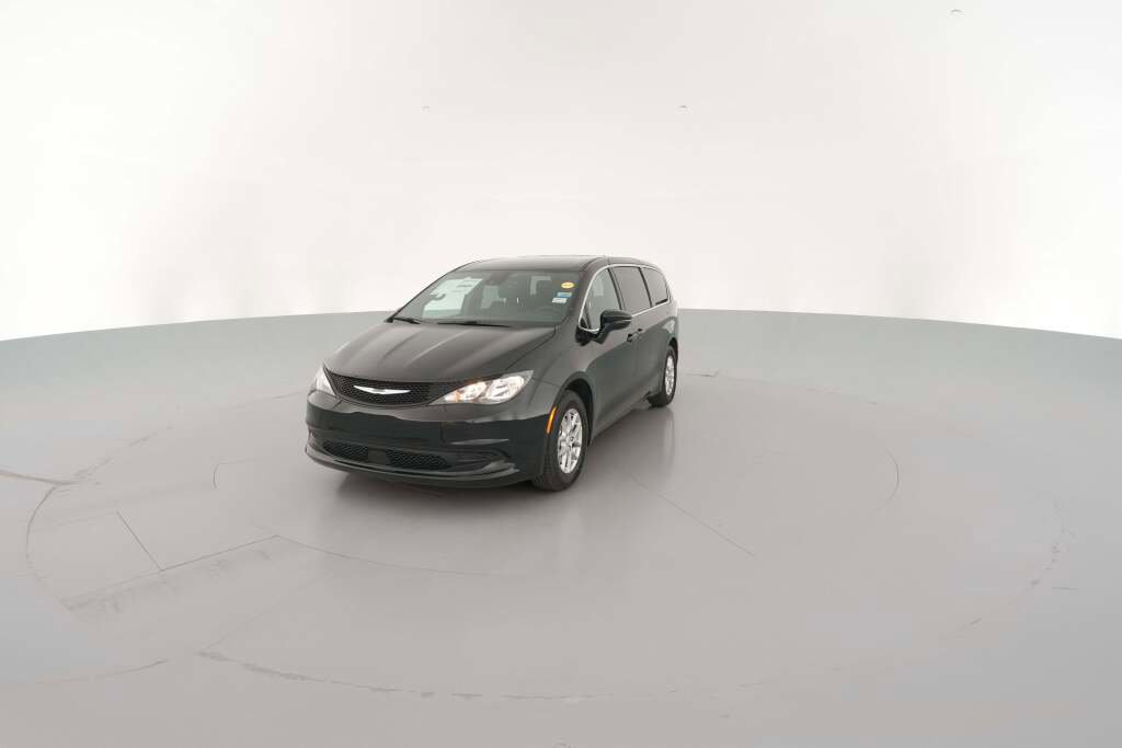 New 2026 Chrysler Voyager LX image 3