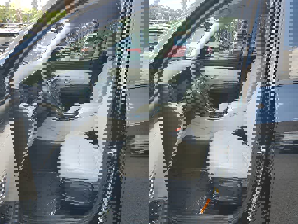 Used 2025 Hyundai Tucson SE image 21