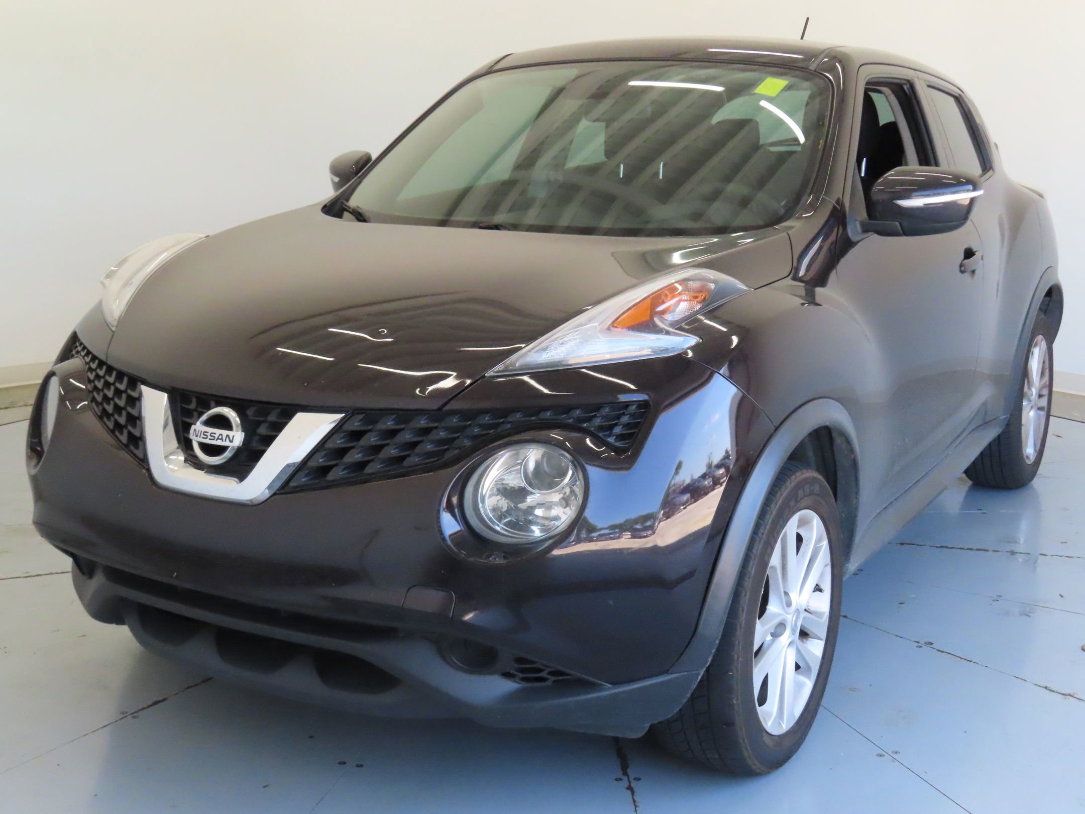 Used 2016 Nissan Juke S FWD image 9