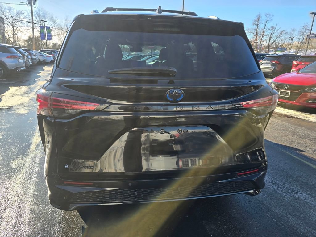 Certified 2025 Toyota Sienna XSE w/ XSE Plus Package image 7