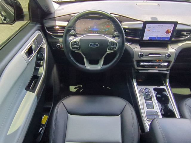Used 2022 Ford Explorer XLT w/ Equipment Group 202A RWD image 17