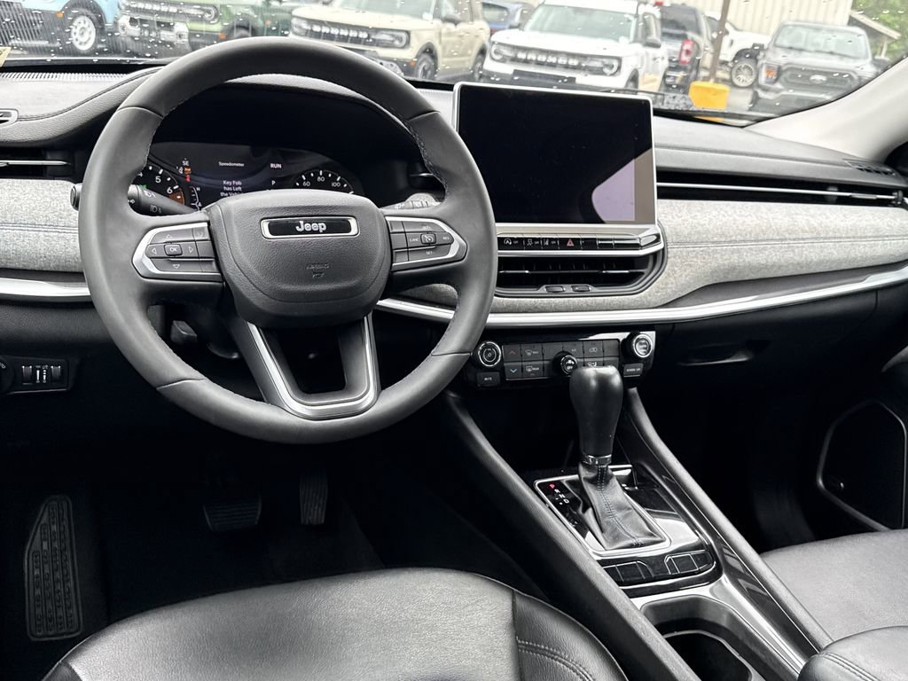 Used 2022 Jeep Compass Latitude w/ Sun and Sound Group FWD image 22
