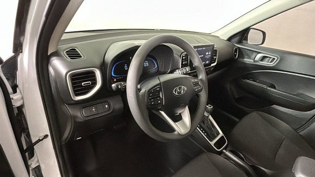 Used 2024 Hyundai Venue SE FWD image 14