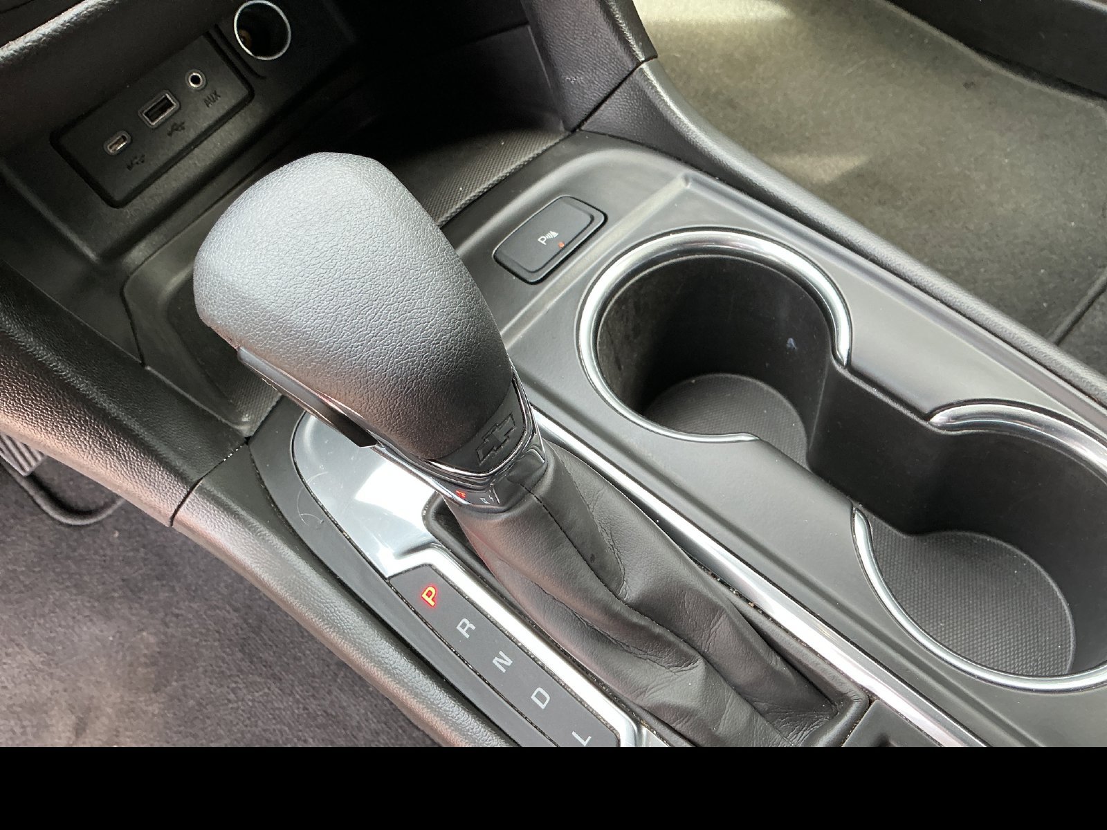 Used 2024 Chevrolet Equinox LT FWD image 23