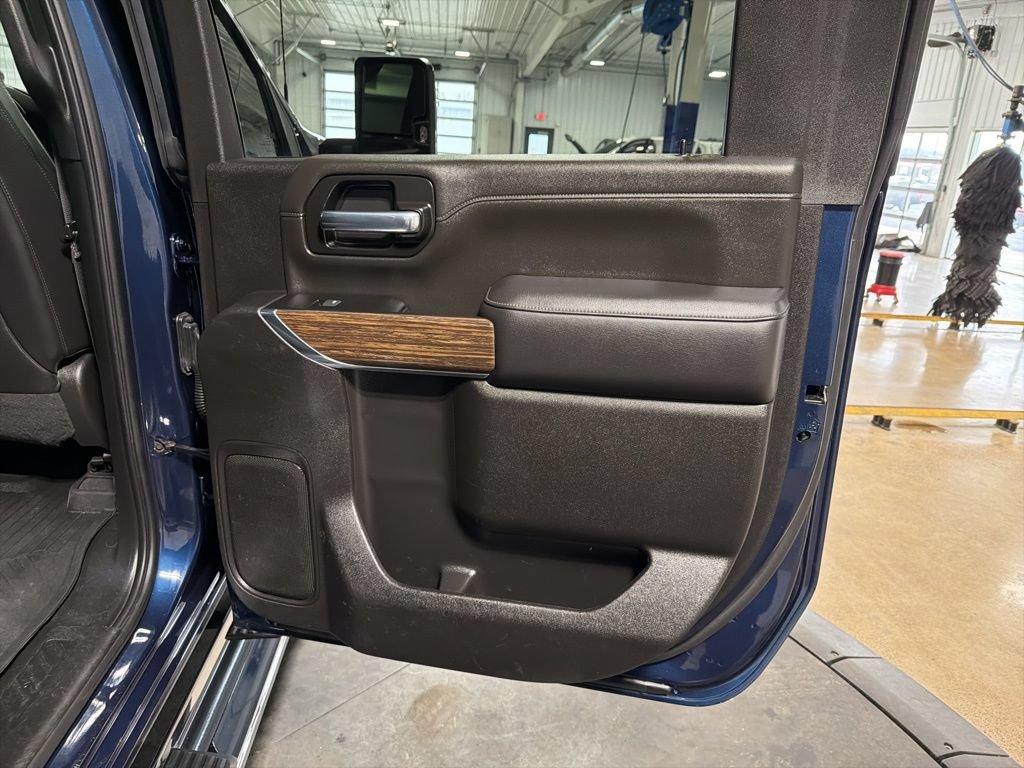 Used 2022 Chevrolet Silverado 3500 High Country w/ Z71 Off-Road Package AWD/4WD image 9