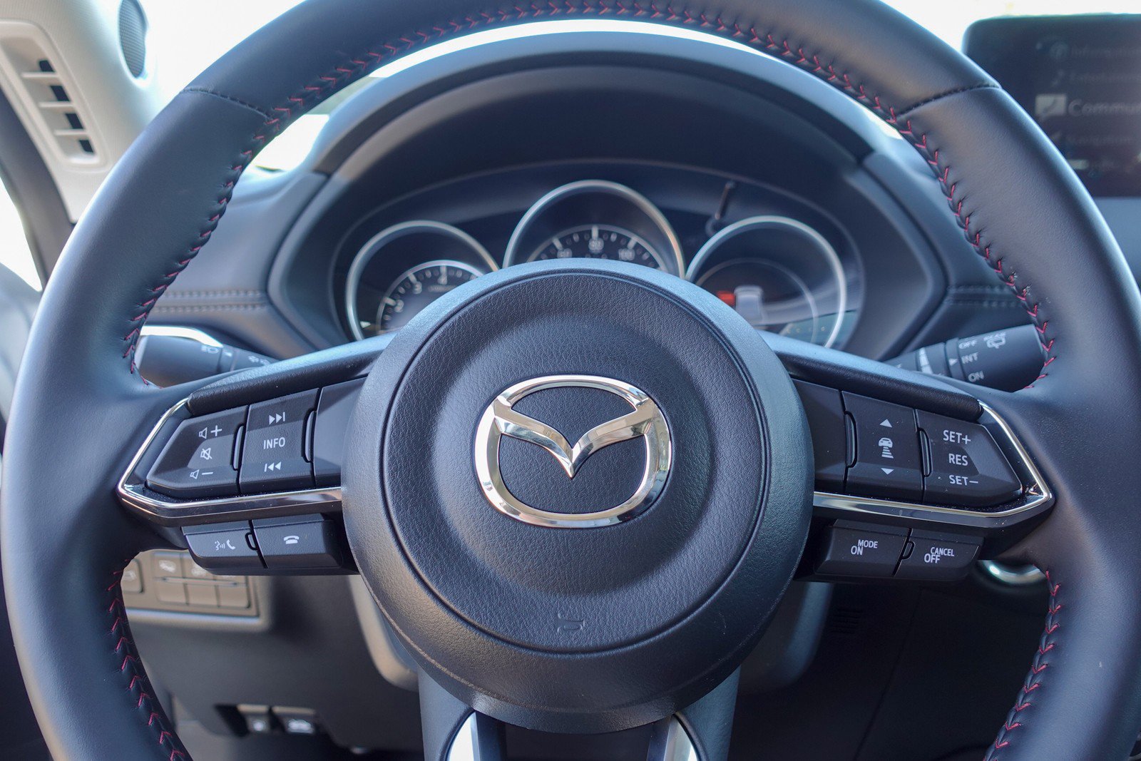 Used 2025 MAZDA CX-5 Carbon Edition image 13