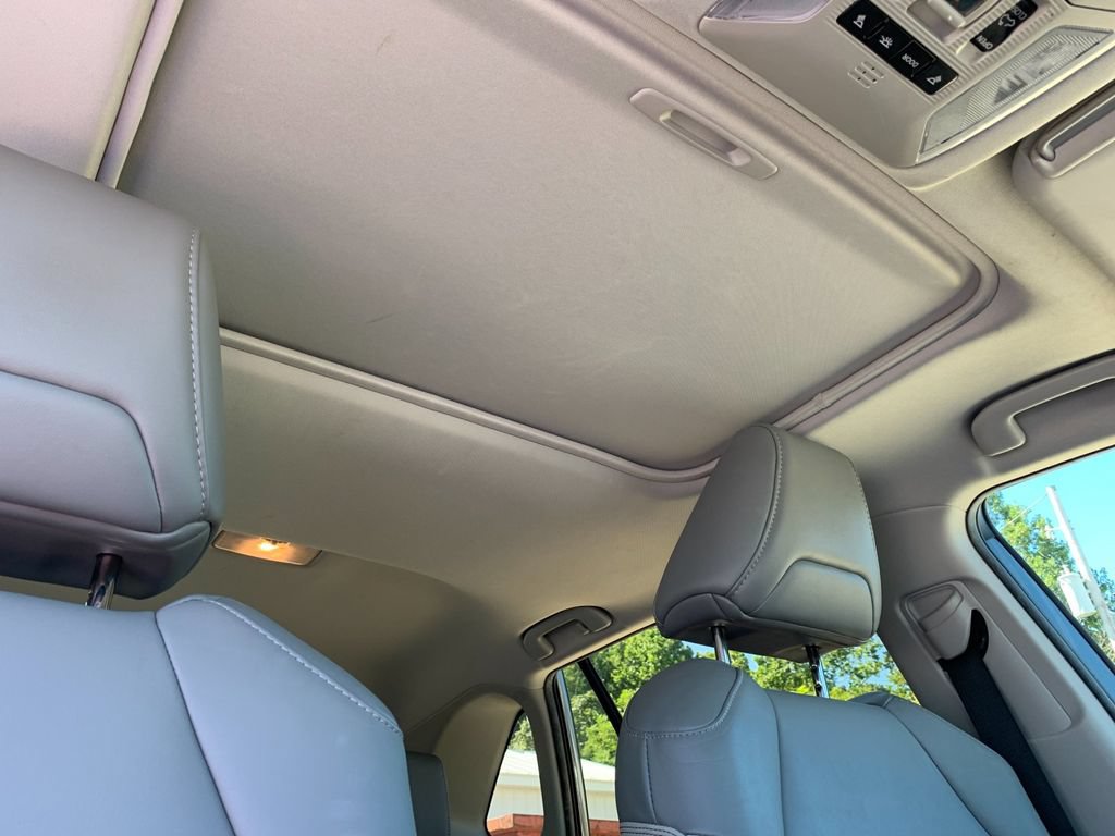 Used 2021 Toyota RAV4 XLE Premium AWD/4WD image 18