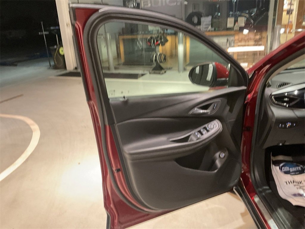 Used 2023 Buick Encore GX Select image 17