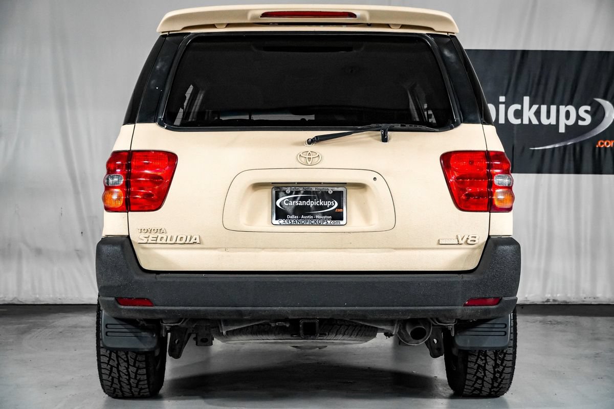 Used 2004 Toyota Sequoia SR5 w/ Convenience Pkg RWD image 9