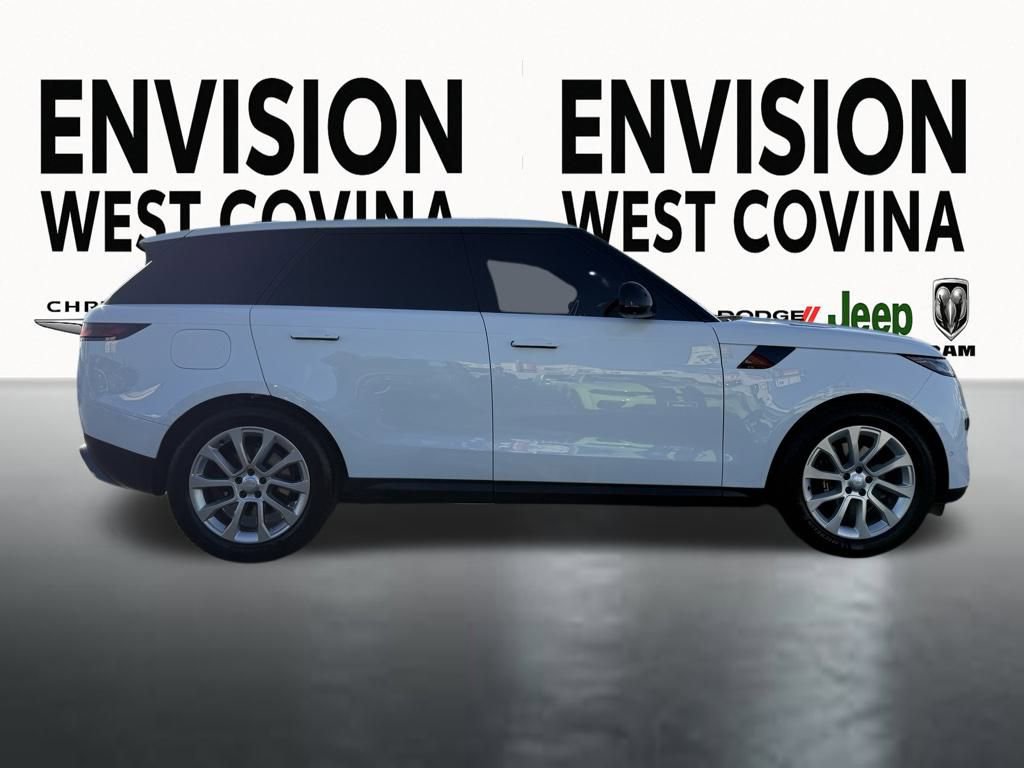 Used 2024 Land Rover Range Rover Sport SE image 12