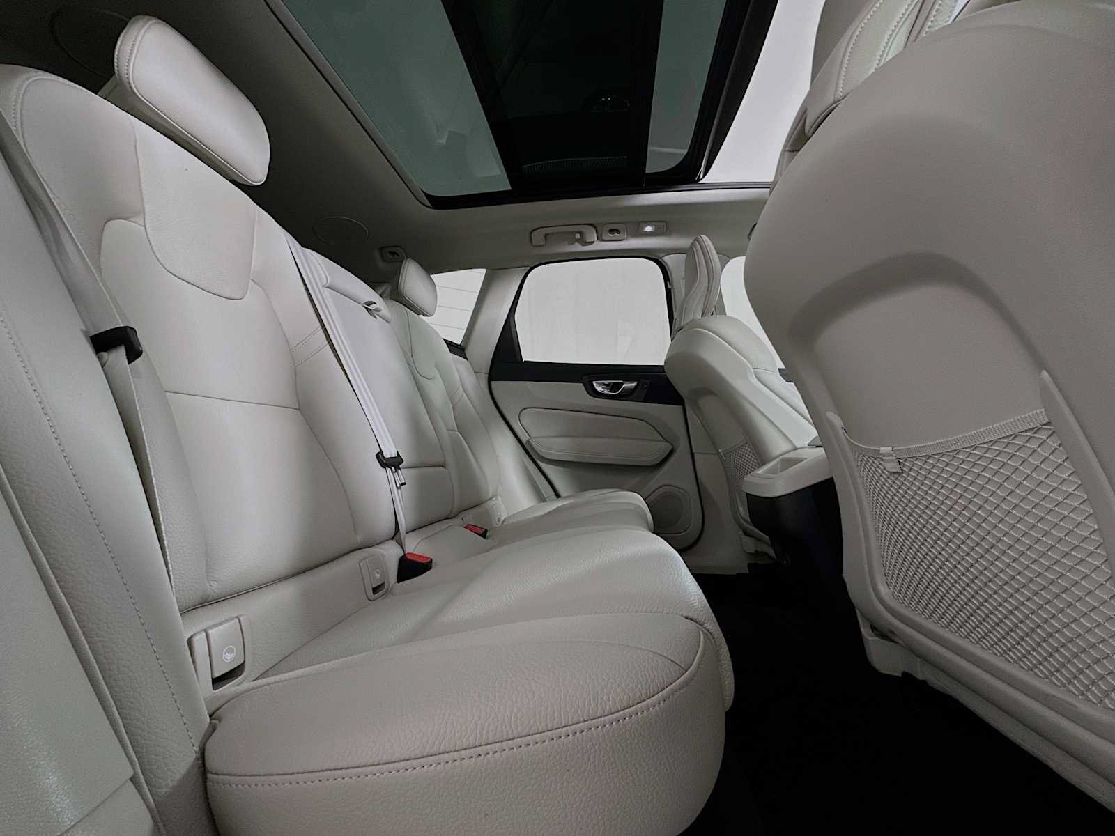Used 2023 Volvo XC60 B5 Plus w/ Protection Package Premier FWD image 25