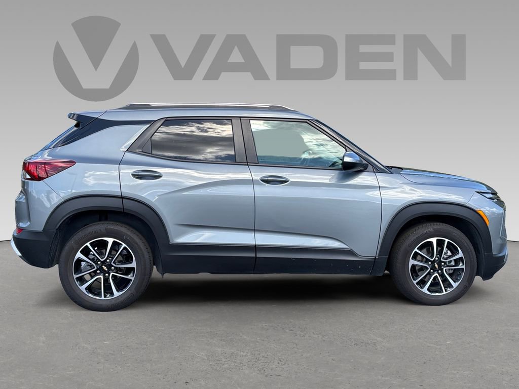 Used 2025 Chevrolet TrailBlazer LT FWD image 6