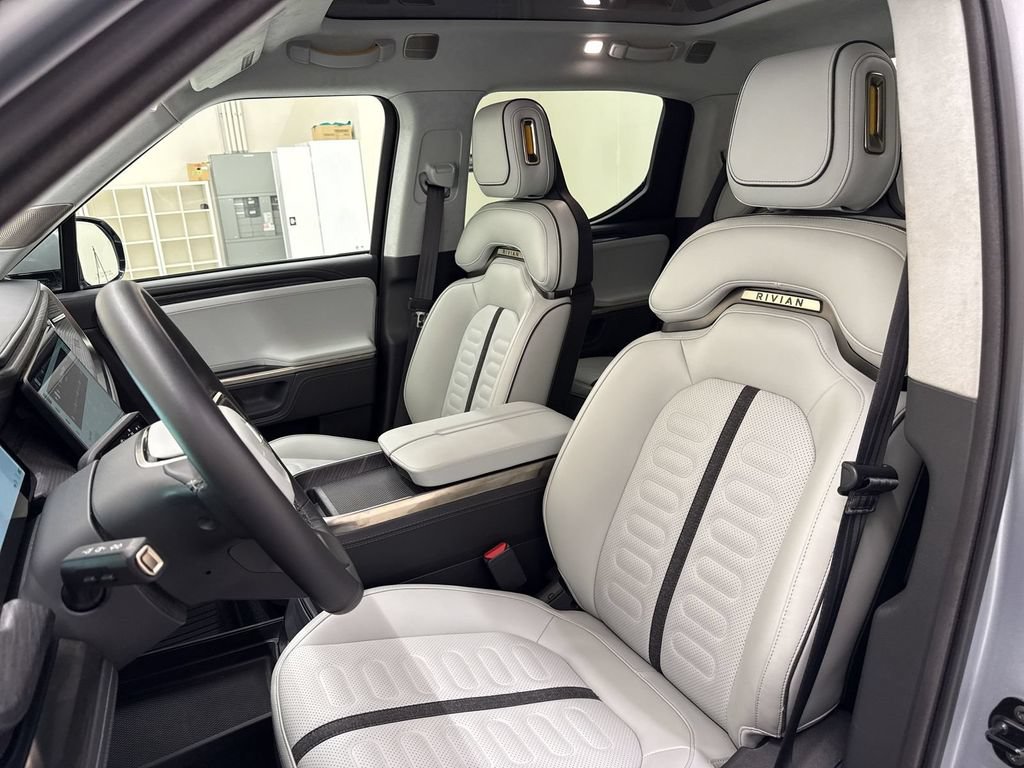 Used 2024 Rivian R1T Adventure AWD/4WD image 11