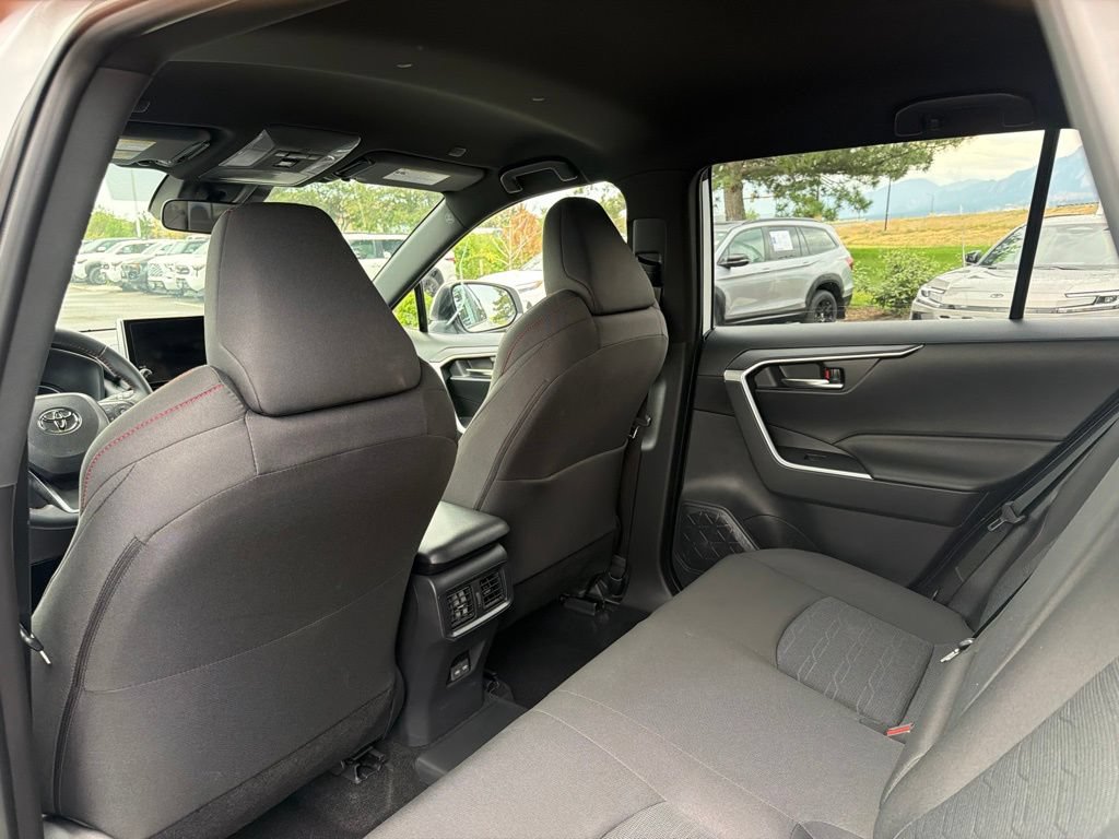 Used 2025 Toyota RAV4 SE AWD/4WD image 19