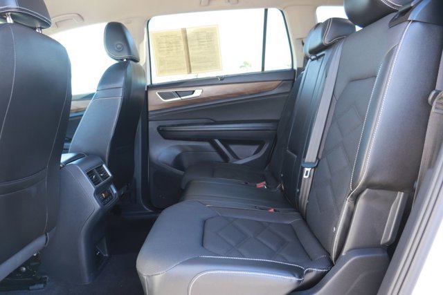 Used 2024 Volkswagen Atlas SE image 13