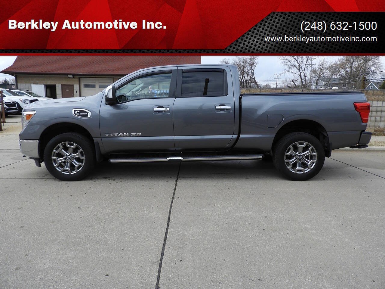Used 2018 Nissan Titan SL w/ Chrome Package AWD/4WD image 1