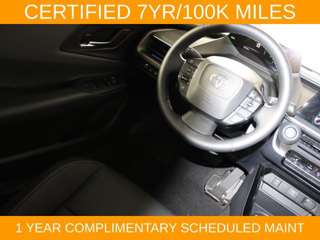 Used 2025 Toyota Prius XLE FWD image 17