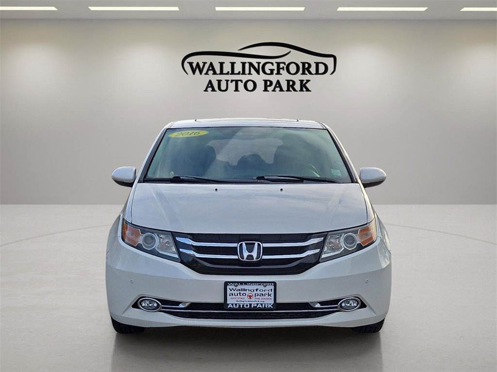 Used 2016 Honda Odyssey Touring Elite image 2