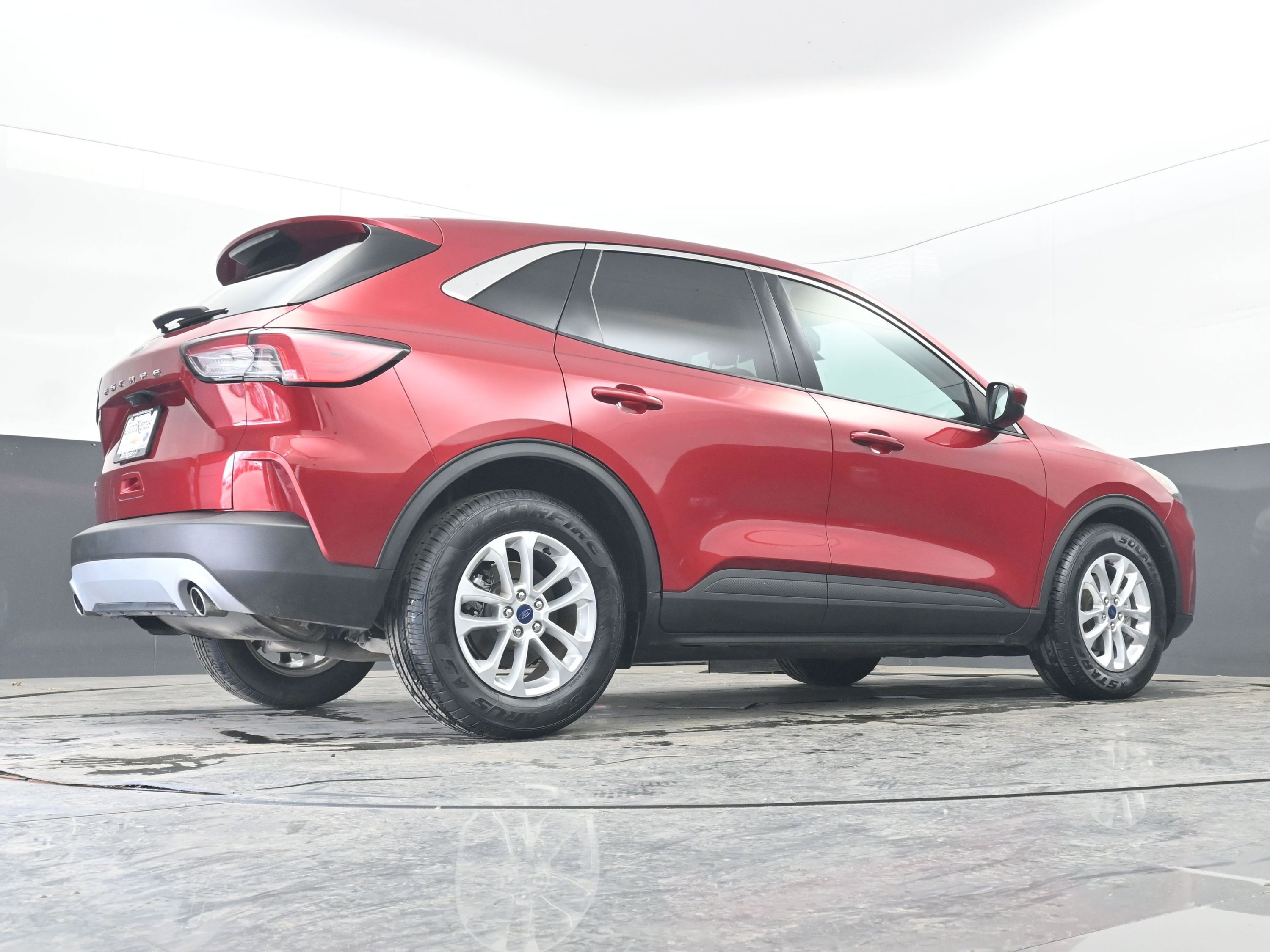 Used 2020 Ford Escape SE image 28