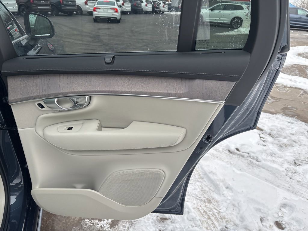New 2026 Volvo XC90 B6 Ultra w/ Protection Package image 42