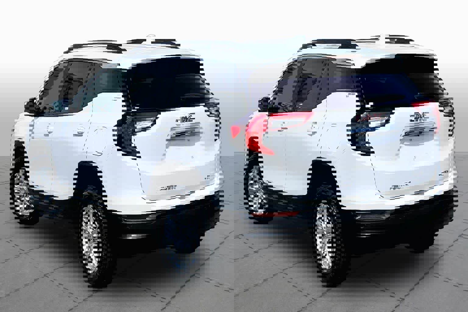 Used 2022 GMC Terrain SLE w/ Driver Convenience Package image 12