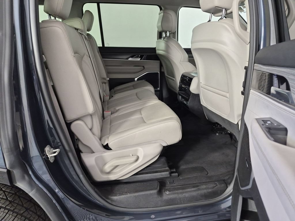 Certified 2024 Jeep Wagoneer Series II w/ Flexible Seating Group AWD/4WD image 35
