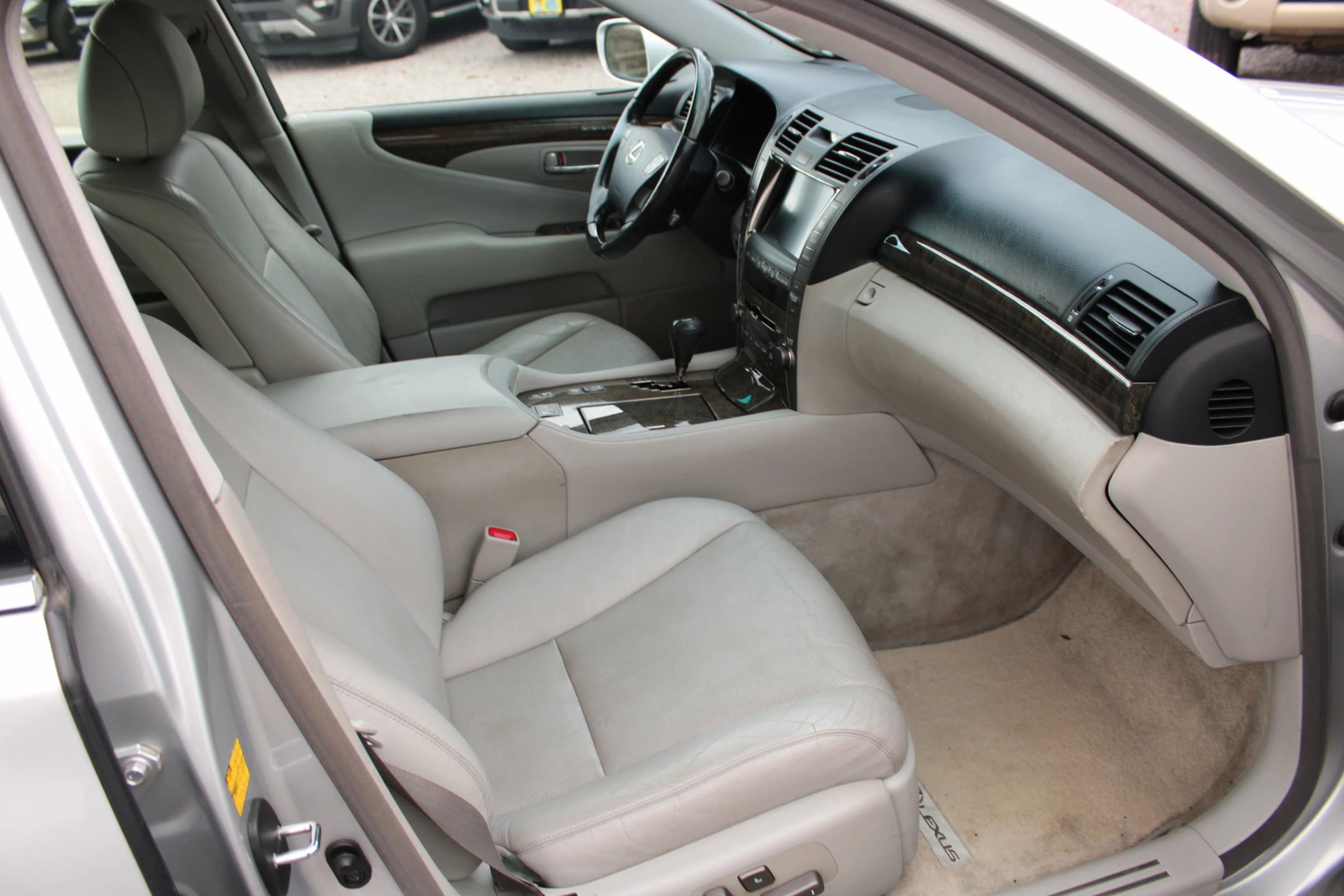 Used 2008 Lexus LS 460 image 20