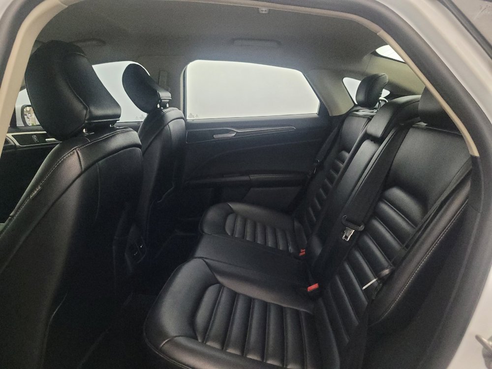 Used 2020 Ford Fusion SEL FWD image 18