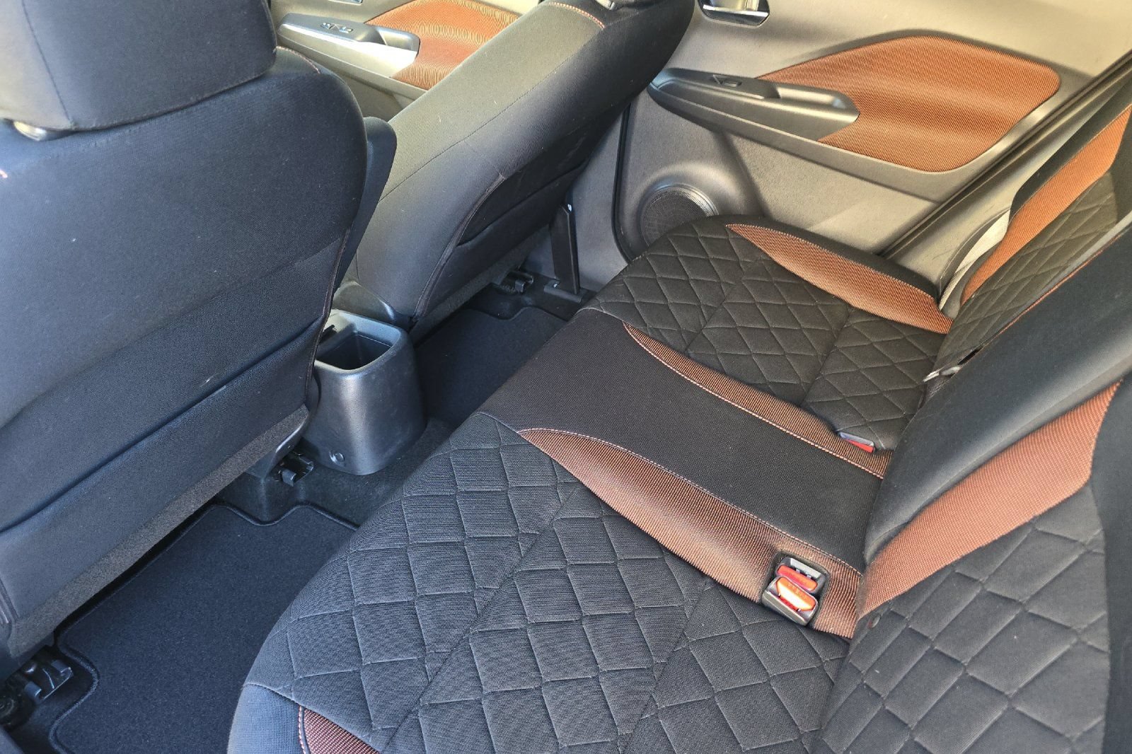 Used 2018 Nissan Kicks SR FWD image 9