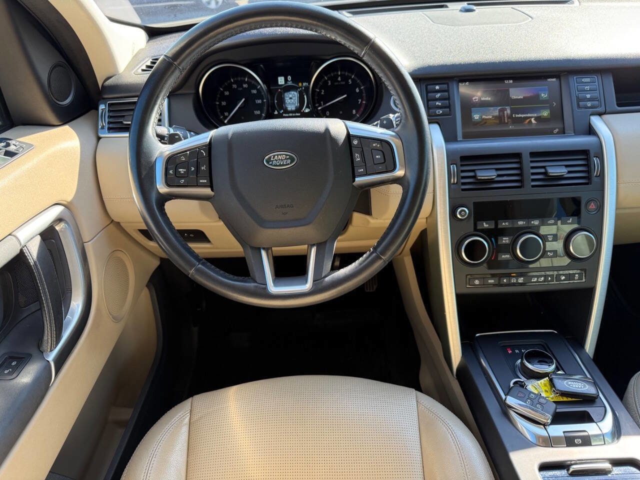 Used 2019 Land Rover Discovery Sport HSE image 18