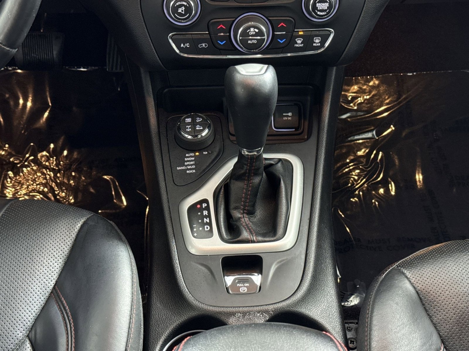 Used 2017 Jeep Cherokee Trailhawk image 22