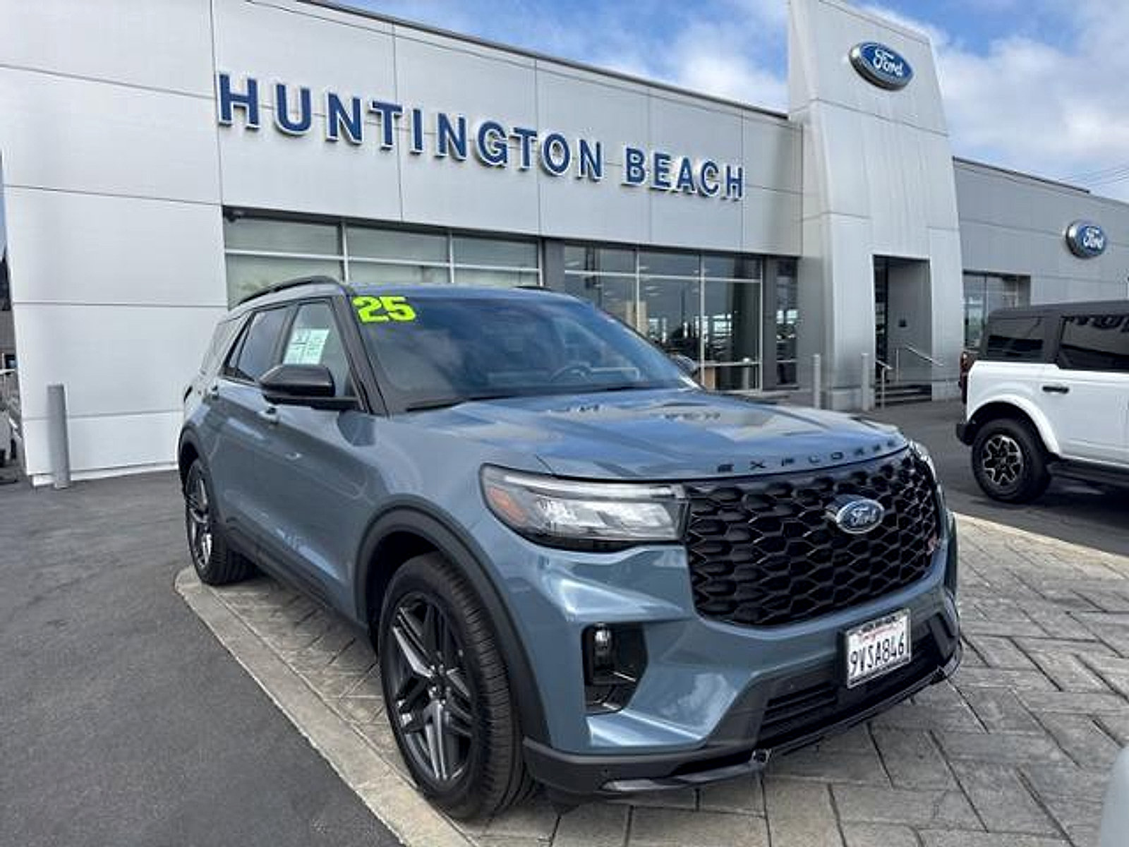 Used 2025 Ford Explorer ST w/ Sun And Sound Package AWD/4WD image 1