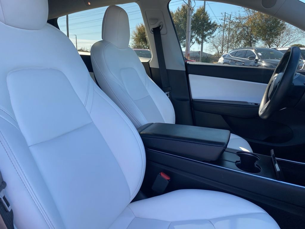 Used 2021 Tesla Model Y Long Range image 17