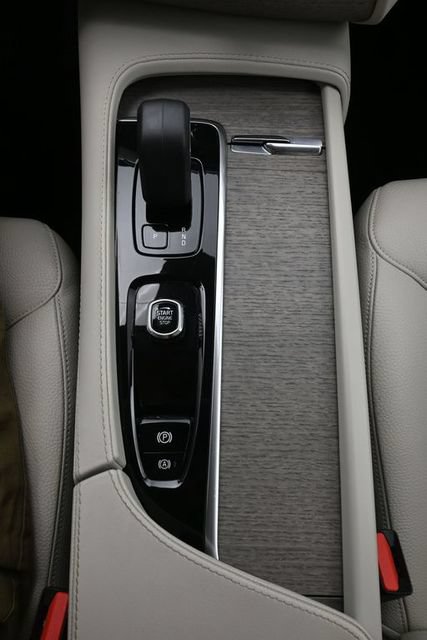 Used 2023 Volvo XC90 B6 Plus w/ Protection Package AWD/4WD image 11