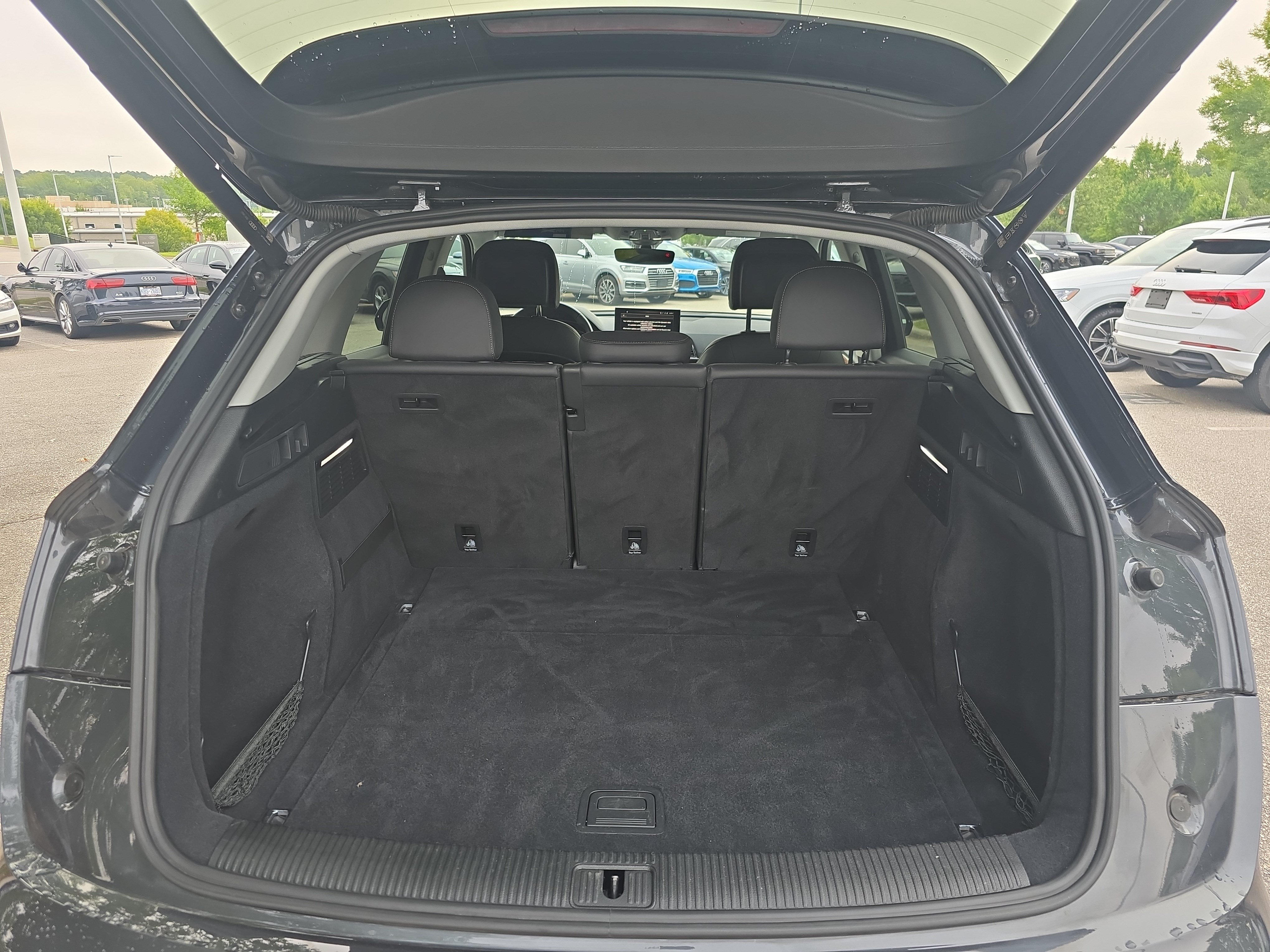 Used 2023 Audi Q5 2.0T Premium w/ Convenience Package AWD/4WD image 12