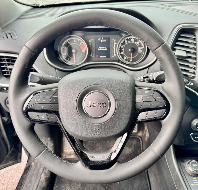 Used 2021 Jeep Cherokee Latitude Plus image 11