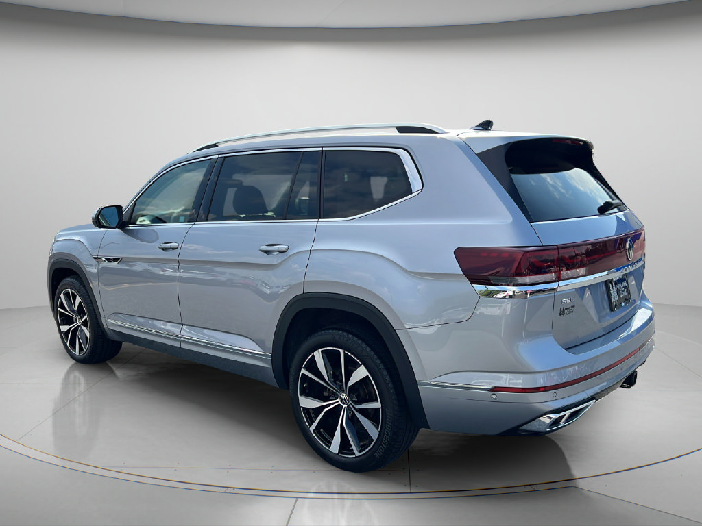 Used 2024 Volkswagen Atlas SEL Premium R-Line AWD/4WD image 5