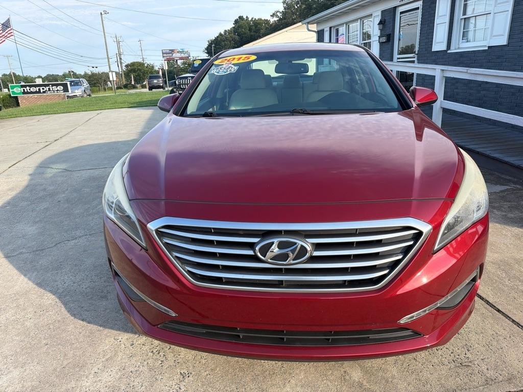 Used 2015 Hyundai Sonata SE w/ Option Group 09 FWD image 3