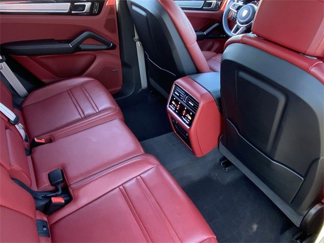 Used 2023 Porsche Cayenne S Platinum w/ Premium Package Plus image 15