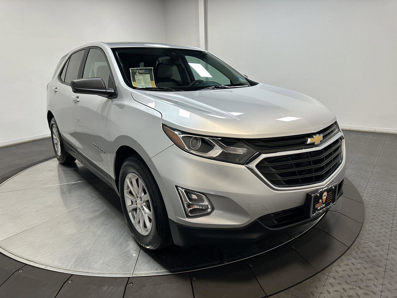 Used 2020 Chevrolet Equinox LS w/ LS Convenience Package image 2