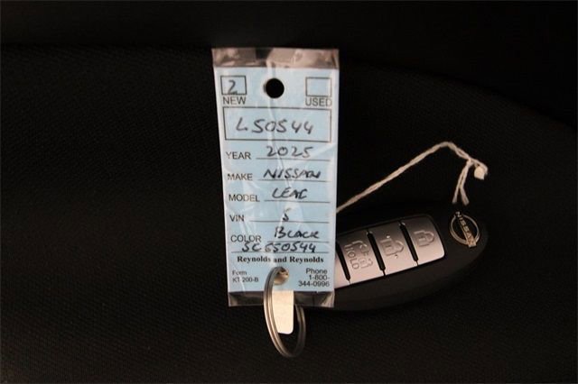 Used 2025 Nissan Leaf S image 19