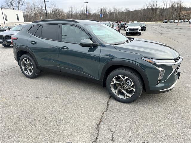 New 2026 Chevrolet Trax LT w/ Driver Confidence Package FWD image 8
