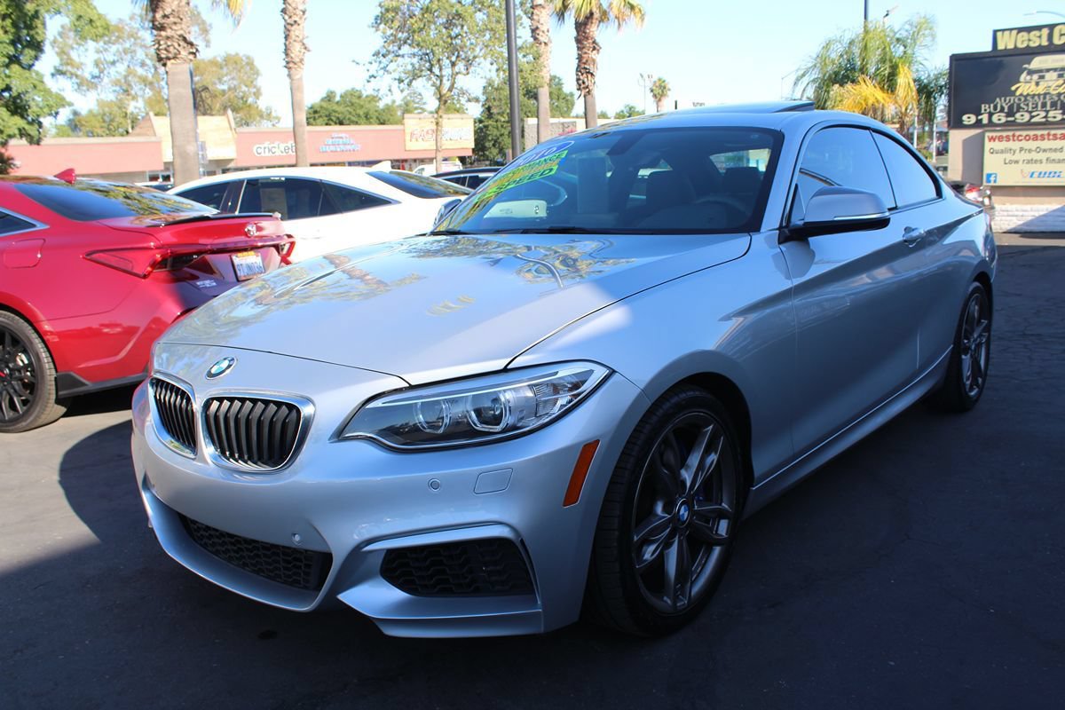 Used 2016 BMW M235i Coupe RWD image 4