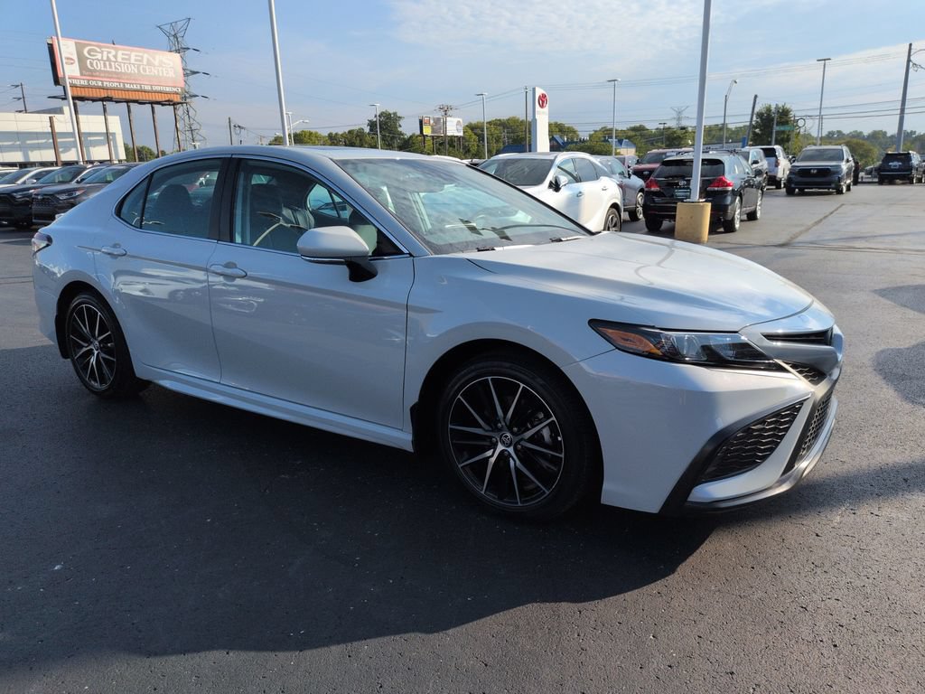 Used 2024 Toyota Camry SE w/ Audio Upgrade Package FWD image 7
